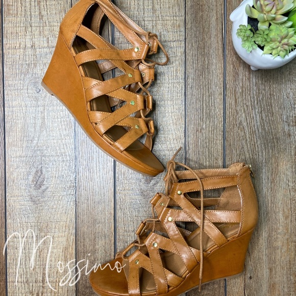 Shoes - Picture 2 of 5